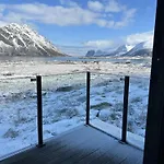 Semesterbostad Luxury With Sauna Lyngværet